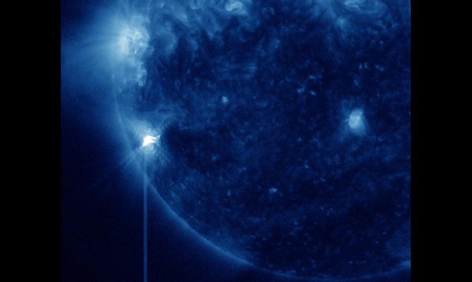 SDO/AIA 335 imagery of the M4 flare from 23 Dec